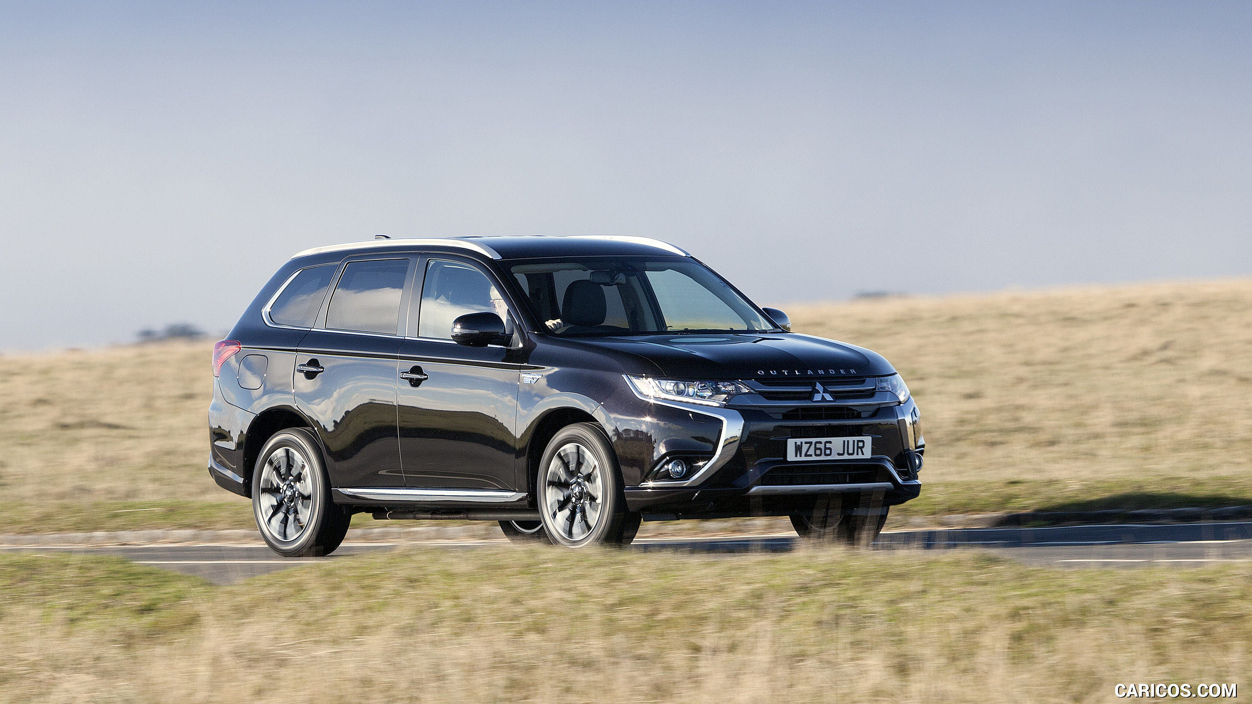 2017 Mitsubishi Outlander Plug In Hybrid EV UK Spec Front Three