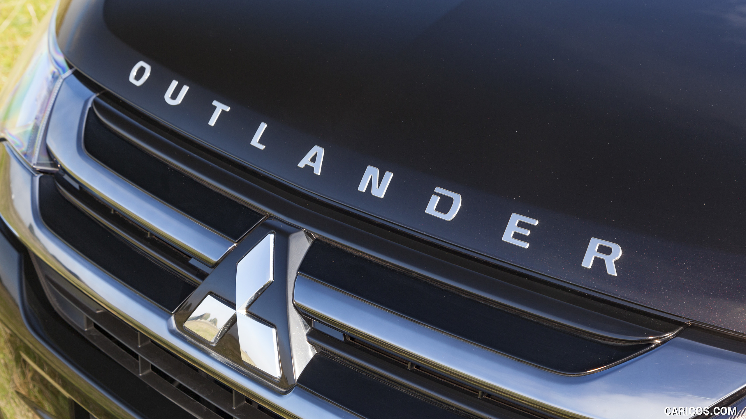 Mitsubishi Outlander Plug In Hybrid Ev Uk Spec Grille Caricos