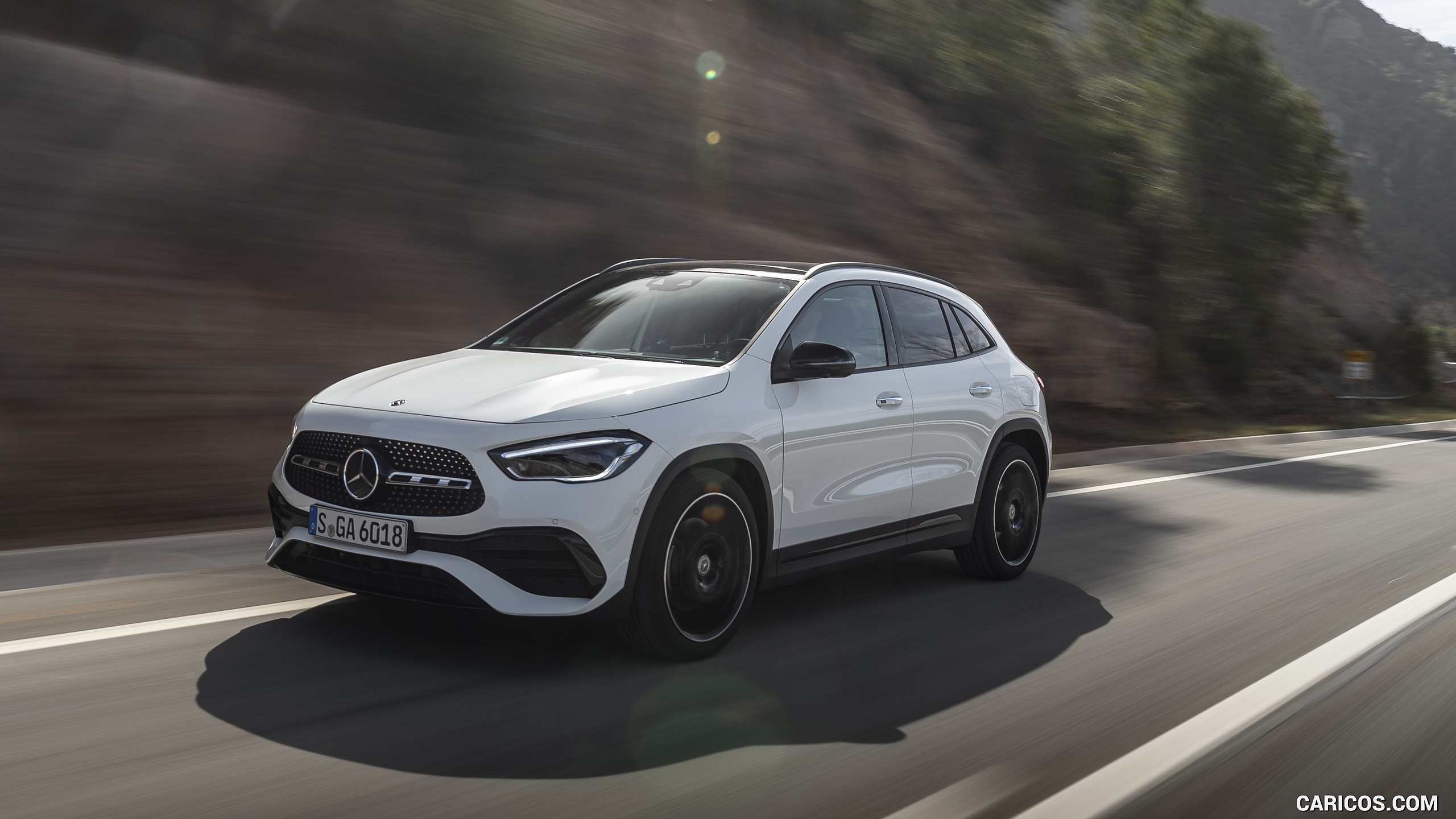 2021 Mercedes Benz GLA 250 Color Digital White Front Three Quarter