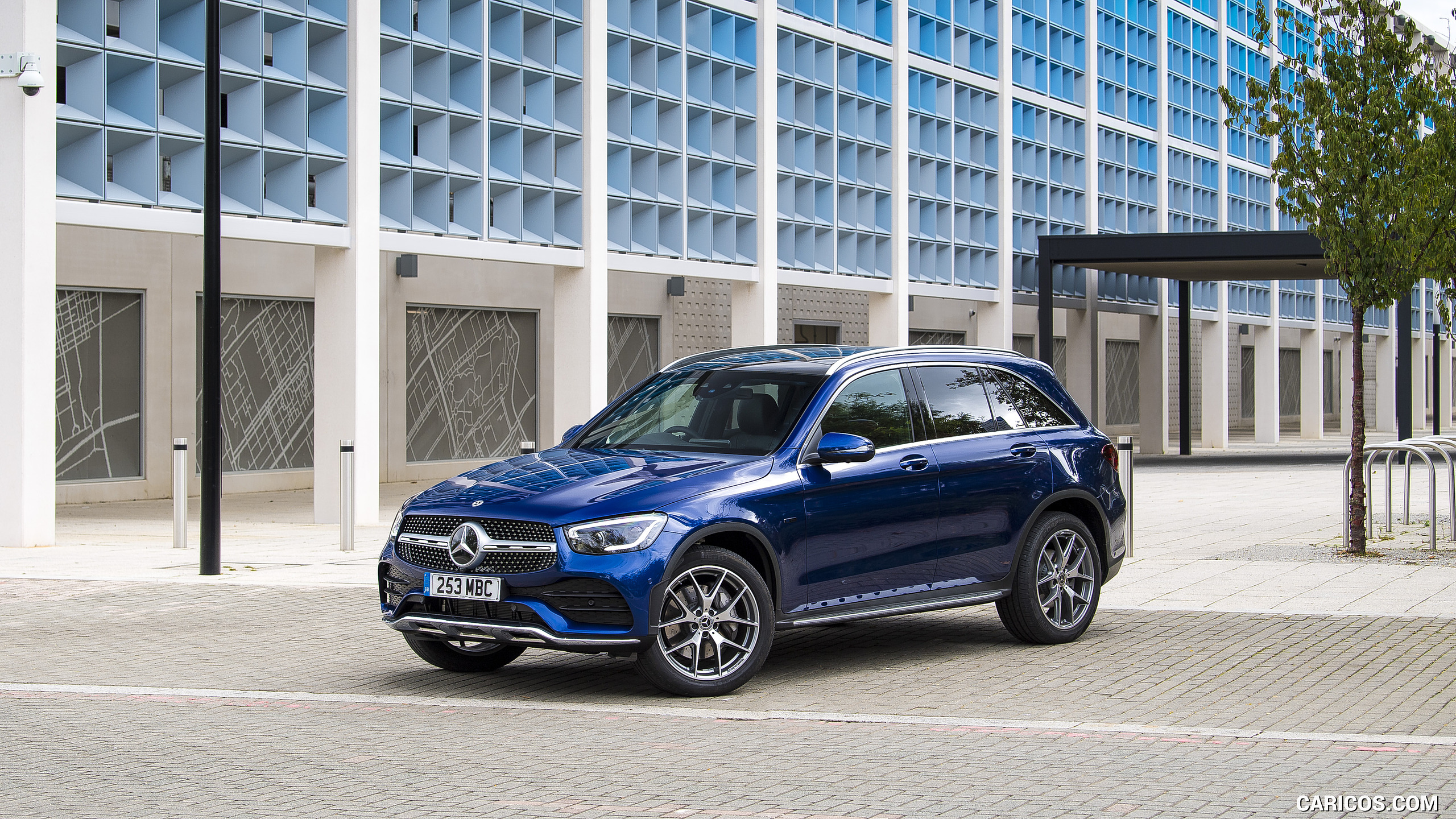 Mercedes Benz Glc E Plug In Hybrid Uk Spec Front Three