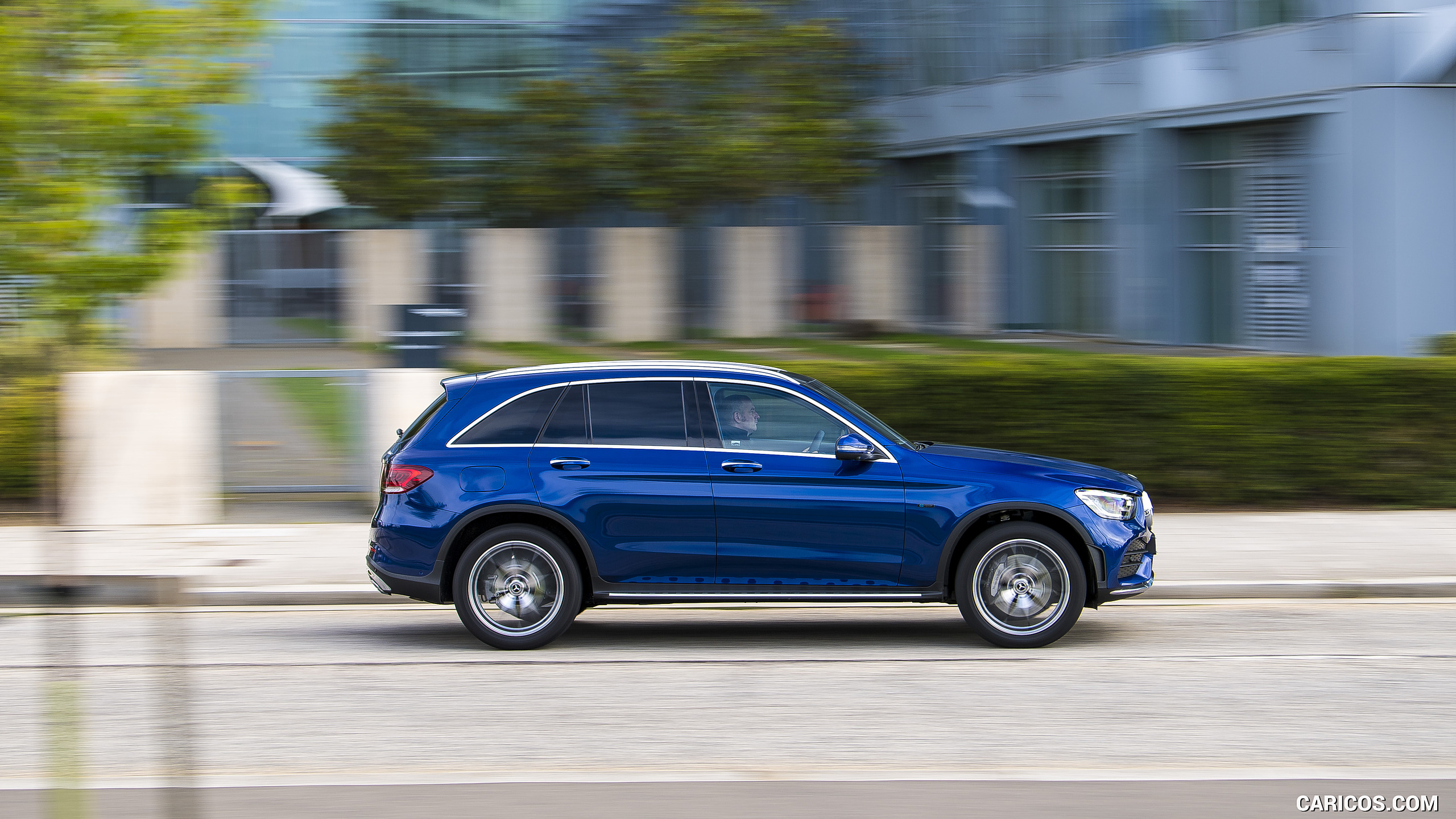 Mercedes Benz Glc E Plug In Hybrid Uk Spec Side Caricos