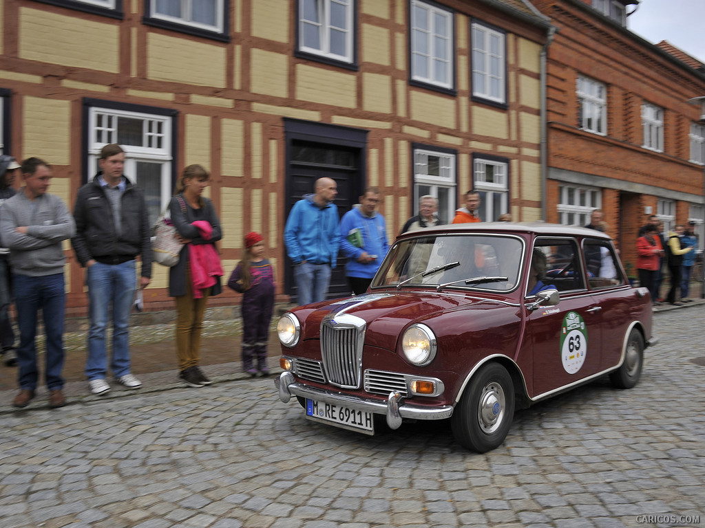 1969 Mini Riley Elf  - Front