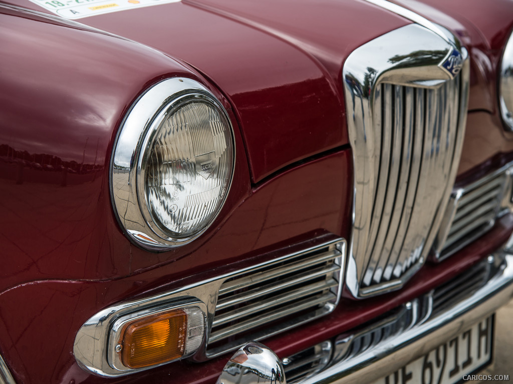 1969 Mini Riley Elf  - Headlight