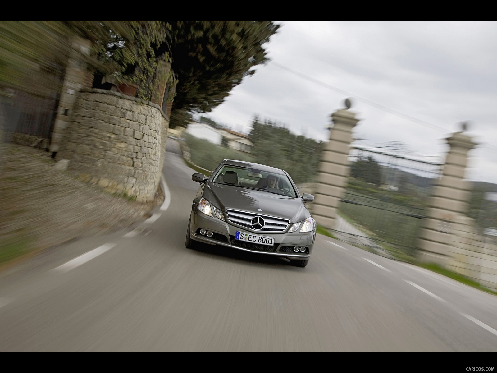 2010 Mercedes-Benz E-Class Coupe  - Front Angle View Photo, #73 of 213