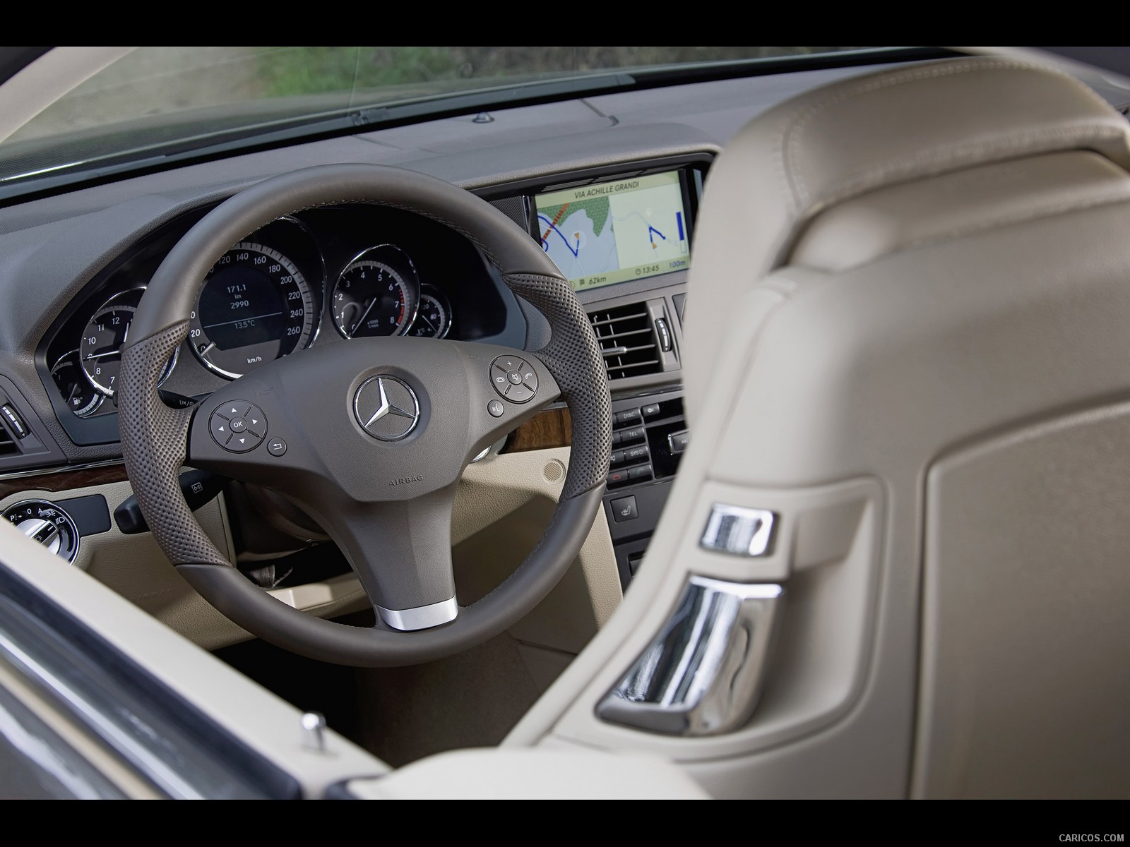 2010 Mercedes-Benz E-Class Coupe  - Interior Close-up Photo, #115 of 213