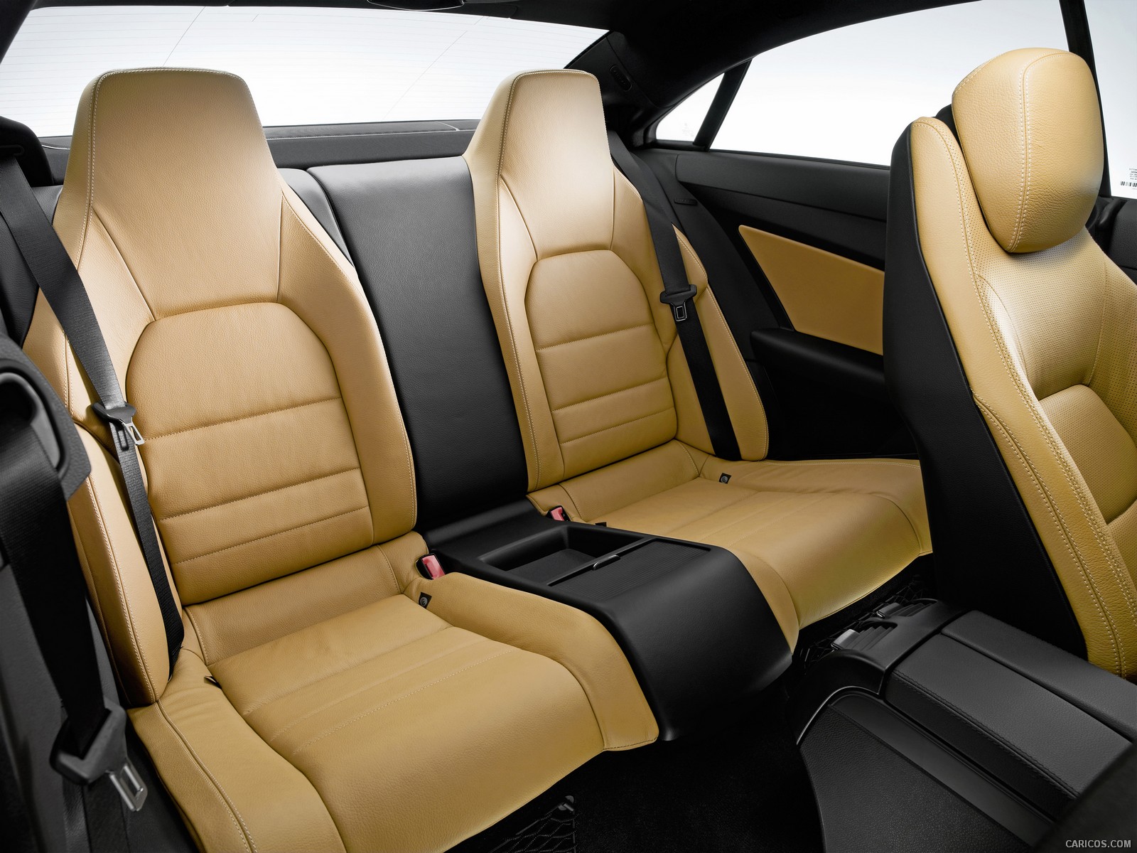 2010 Mercedes-Benz E-Class Coupe  - Interior Rear Seats View Photo, #101 of 213