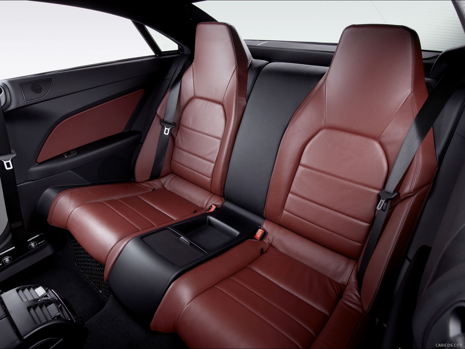 2010 Mercedes-Benz E-Class Coupe  - Interior Rear Seats View Photo, #119 of 213