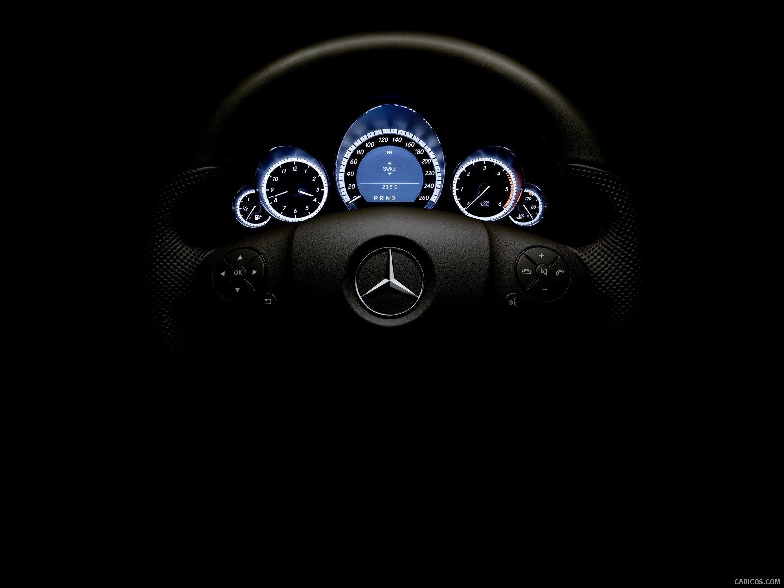 2010 Mercedes-Benz E-Class Coupe  - Interior Steering Wheel View Photo, #147 of 213