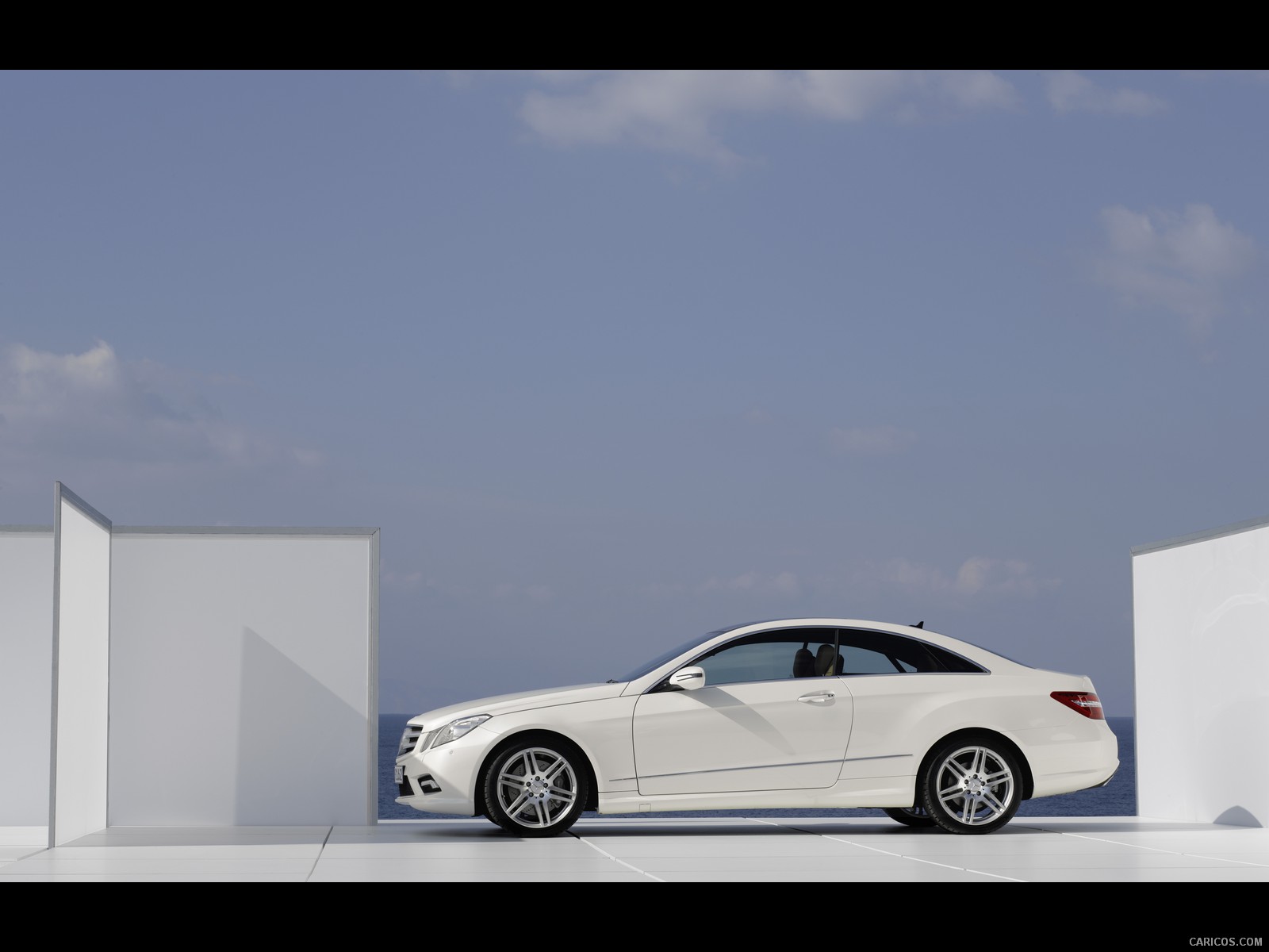 2010 Mercedes-Benz E-Class Coupe  - Side View Photo, #7 of 213