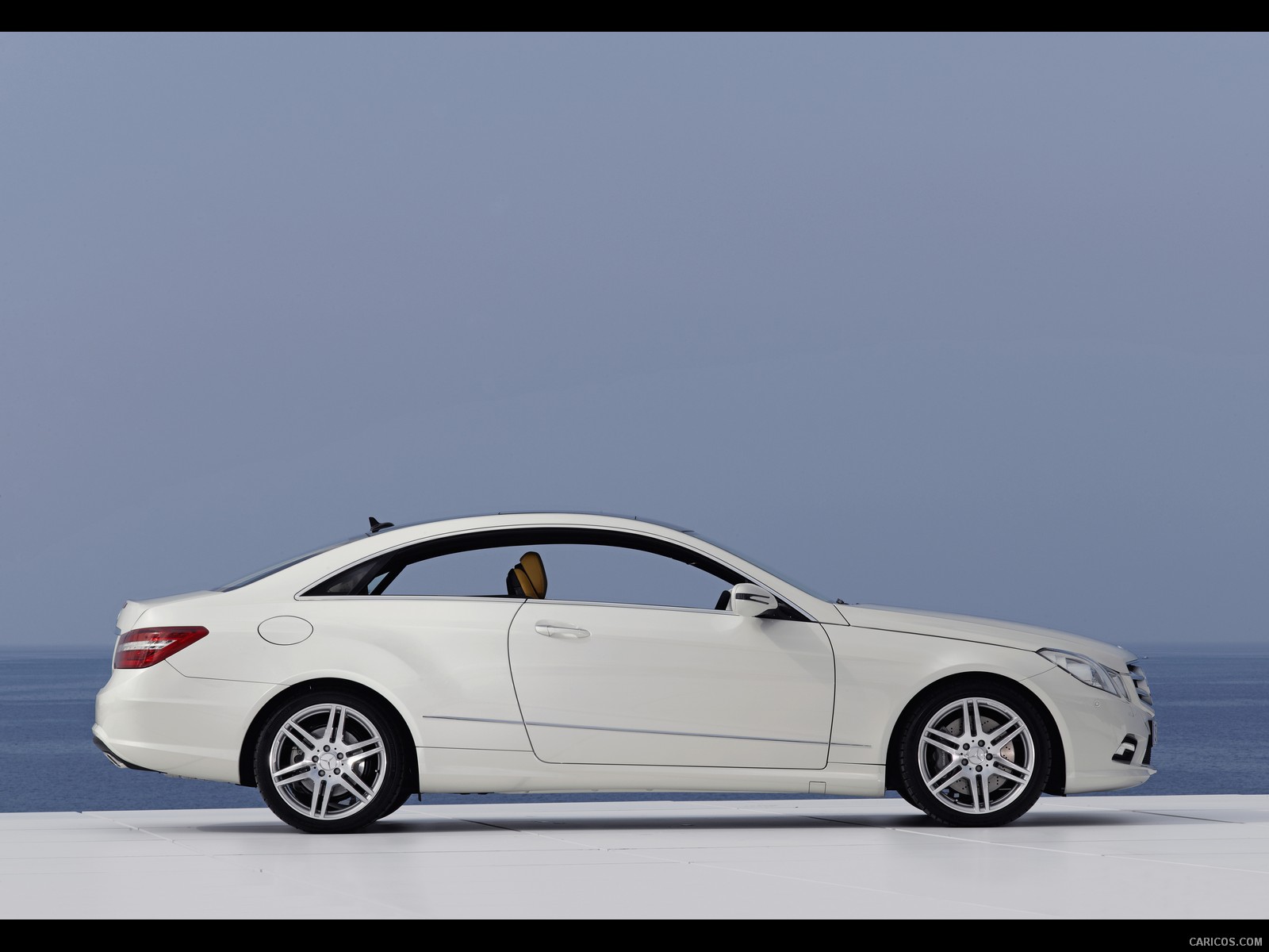 2010 Mercedes-Benz E-Class Coupe  - Side View Photo, #12 of 213