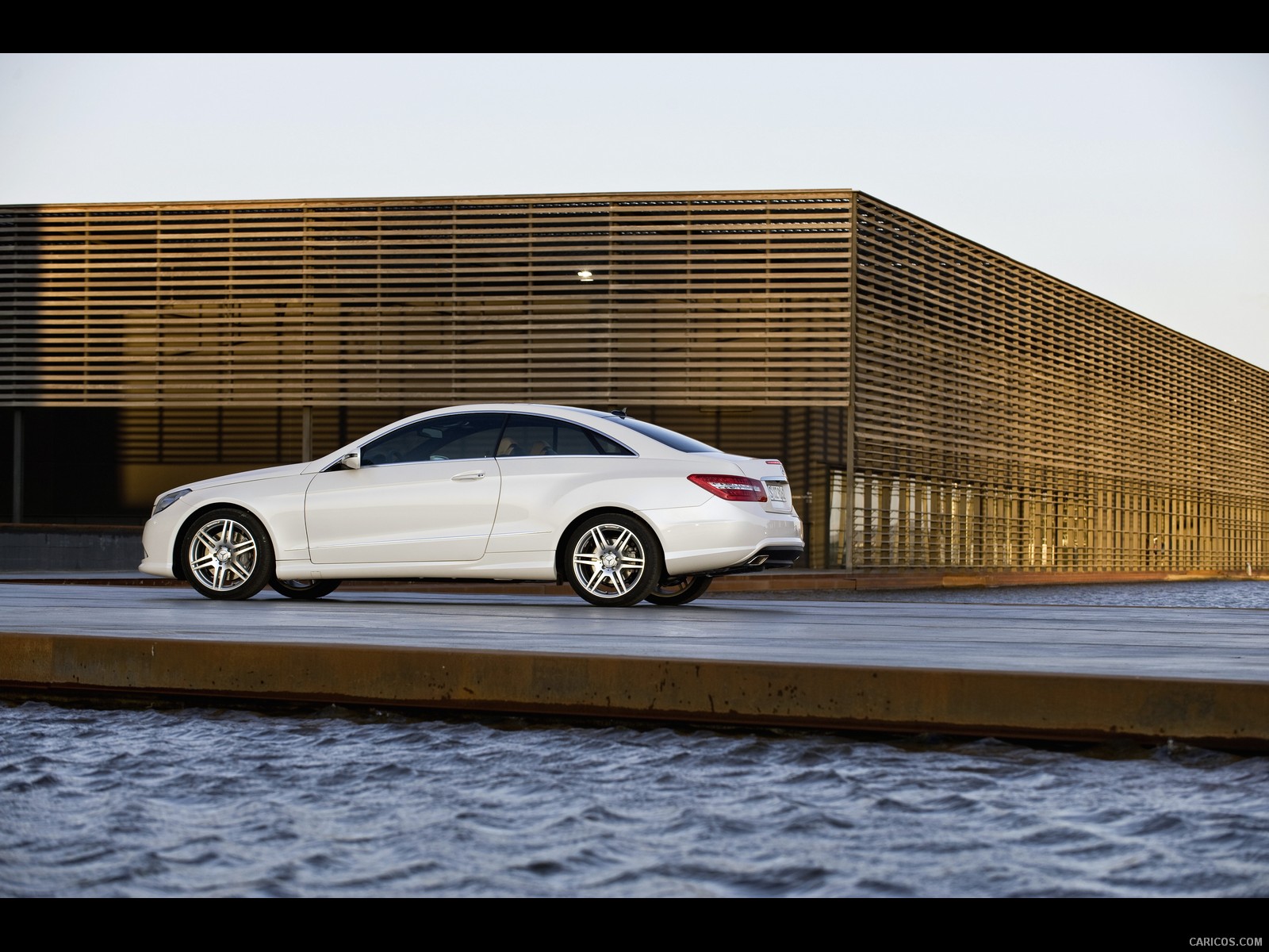 2010 Mercedes-Benz E-Class Coupe  - Side View Photo, #42 of 213