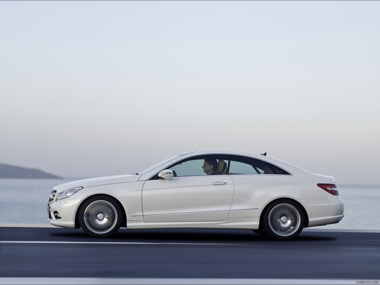 2010 Mercedes-Benz E-Class Coupe  - Side View Photo, #52 of 213