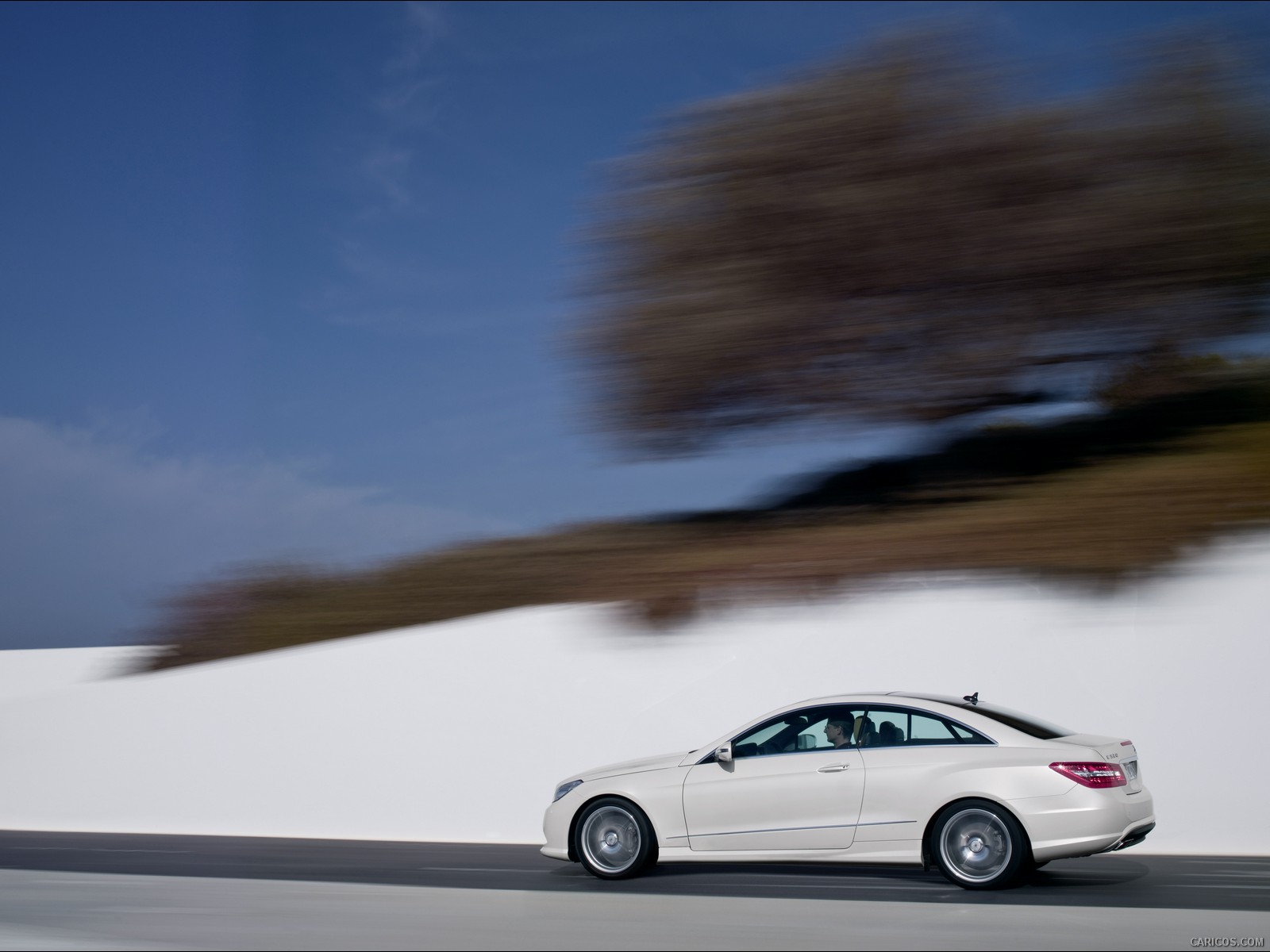 2010 Mercedes-Benz E-Class Coupe  - Side View Photo, #56 of 213
