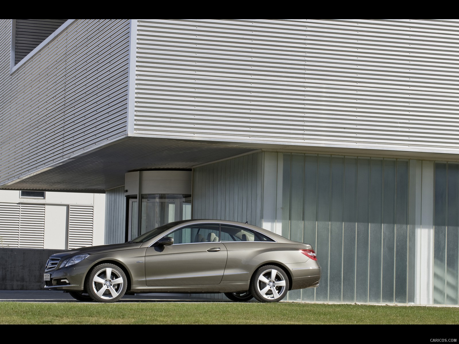 2010 Mercedes-Benz E-Class Coupe  - Side View Photo, #64 of 213