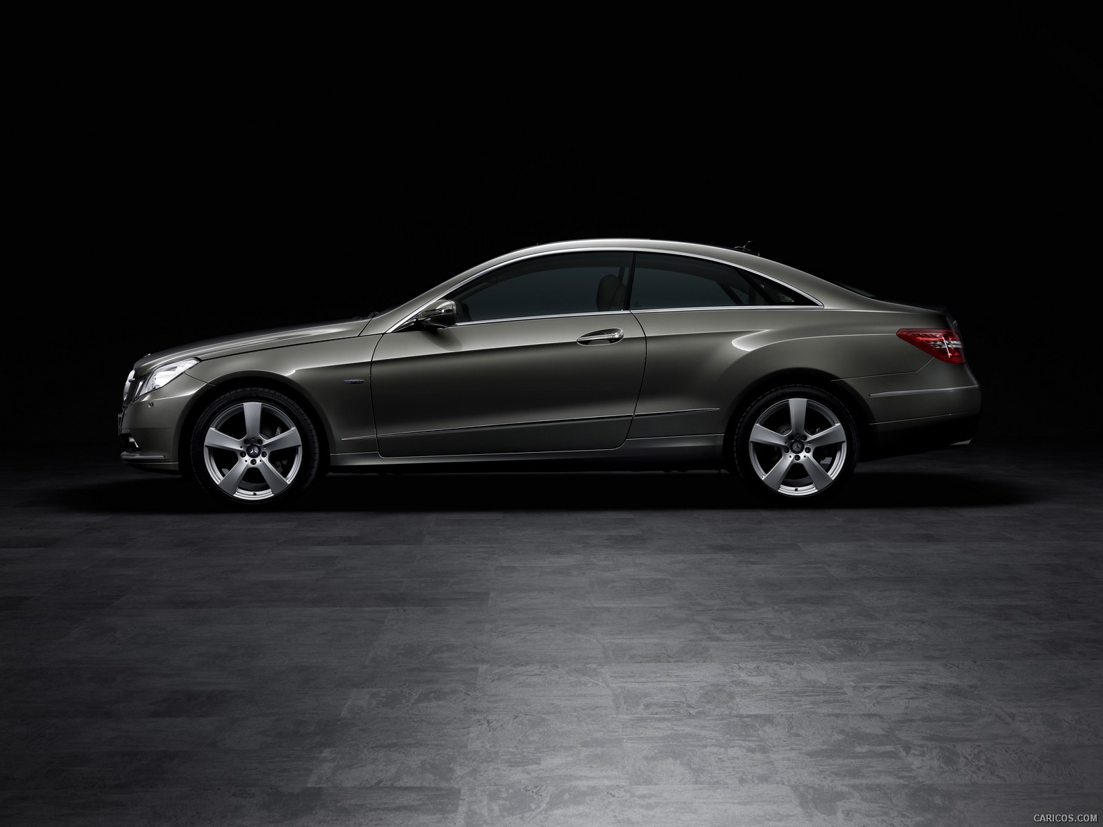 2010 Mercedes-Benz E-Class Coupe  - Side View Photo, #158 of 213
