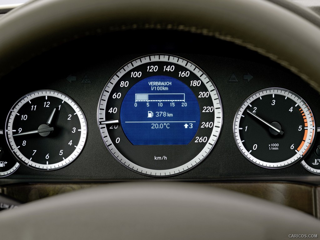 2010 Mercedes-Benz E-Class Sedan  - Interior Dashboard View Photo