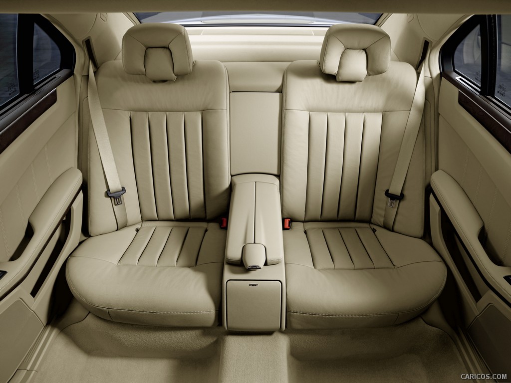 2010 Mercedes-Benz E-Class Sedan  - Interior Rear Seats View Photo