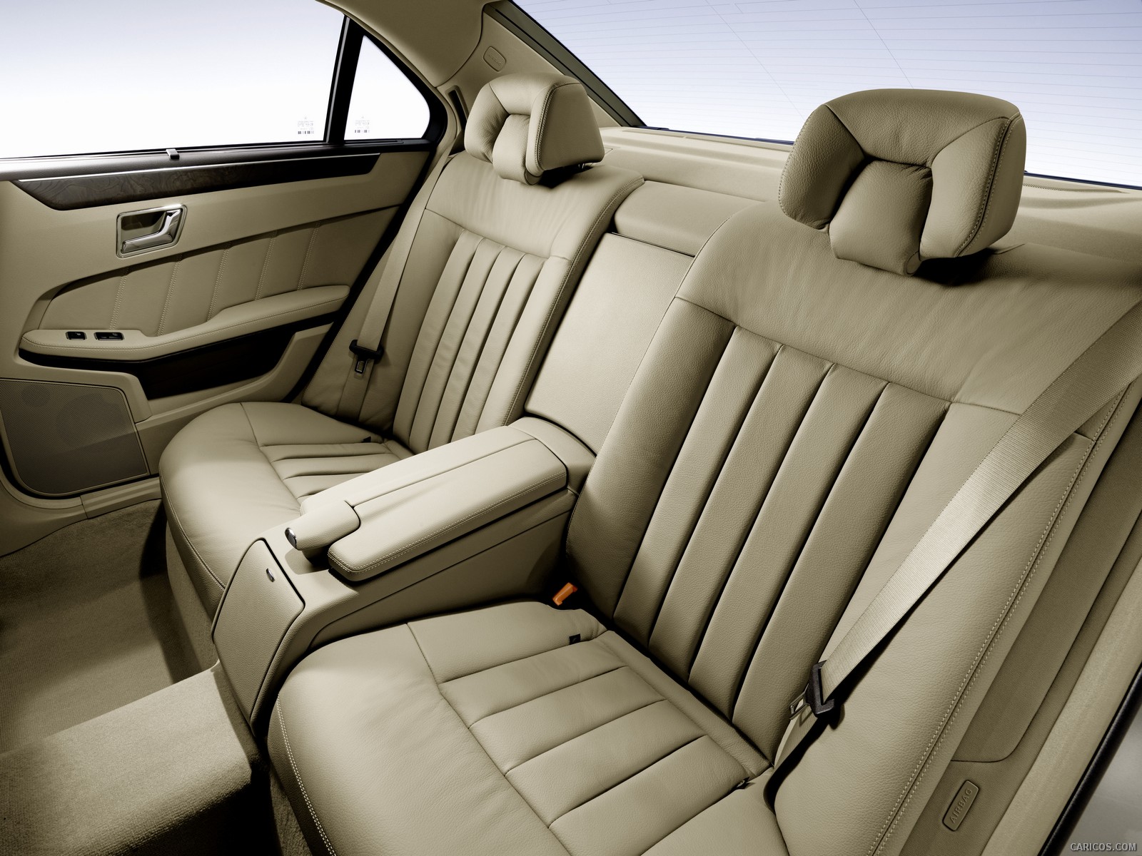 2010 Mercedes-Benz E-Class Sedan  - Interior Rear Seats View Photo, #151 of 261