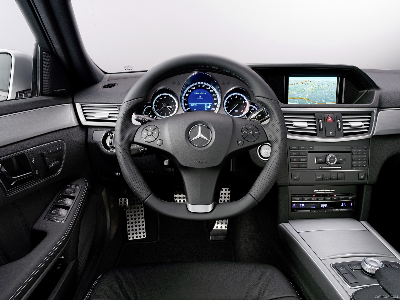 2010 Mercedes-Benz E-Class Sedan  - Interior Steering Wheel View Photo, #123 of 261