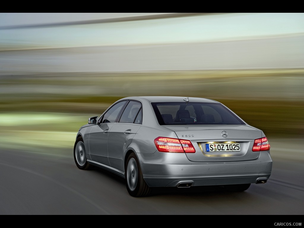 2010 Mercedes-Benz E-Class Sedan  - Rear Left Quarter View Photo