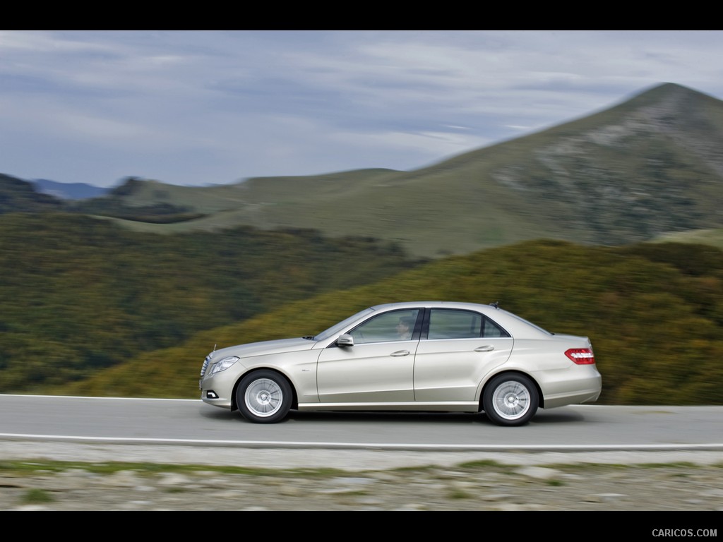 2010 Mercedes-Benz E-Class Sedan  - Side View Photo