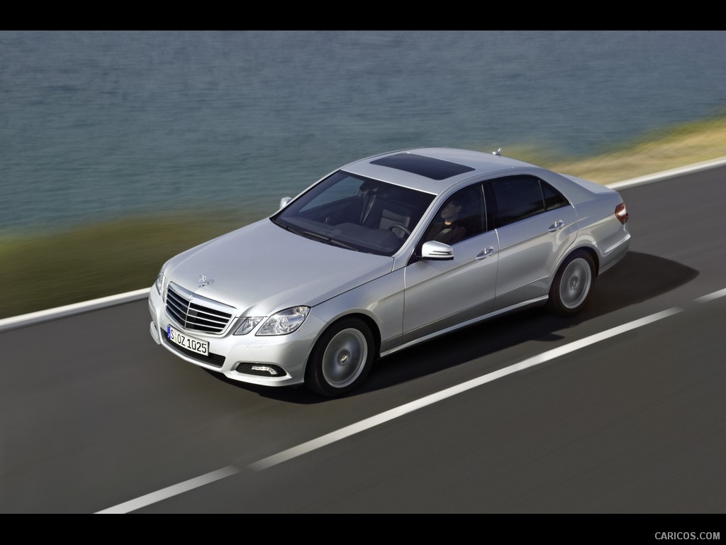 2010 Mercedes-Benz E-Class Sedan  - Top View Photo