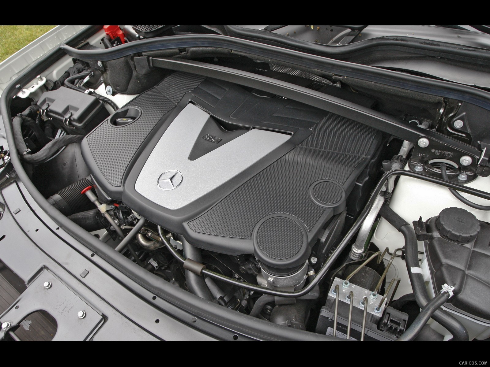 2010 Mercedes-Benz GL350 BlueTEC - Engine, #34 of 112