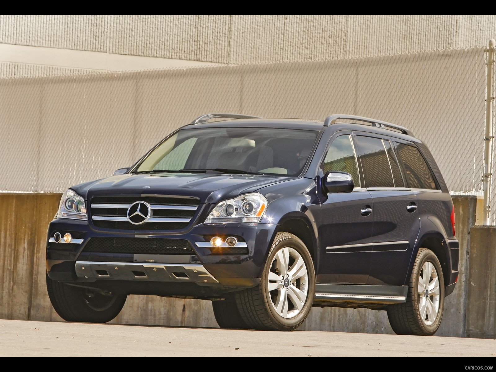 2010 Mercedes-Benz GL450 - Front, #82 of 112