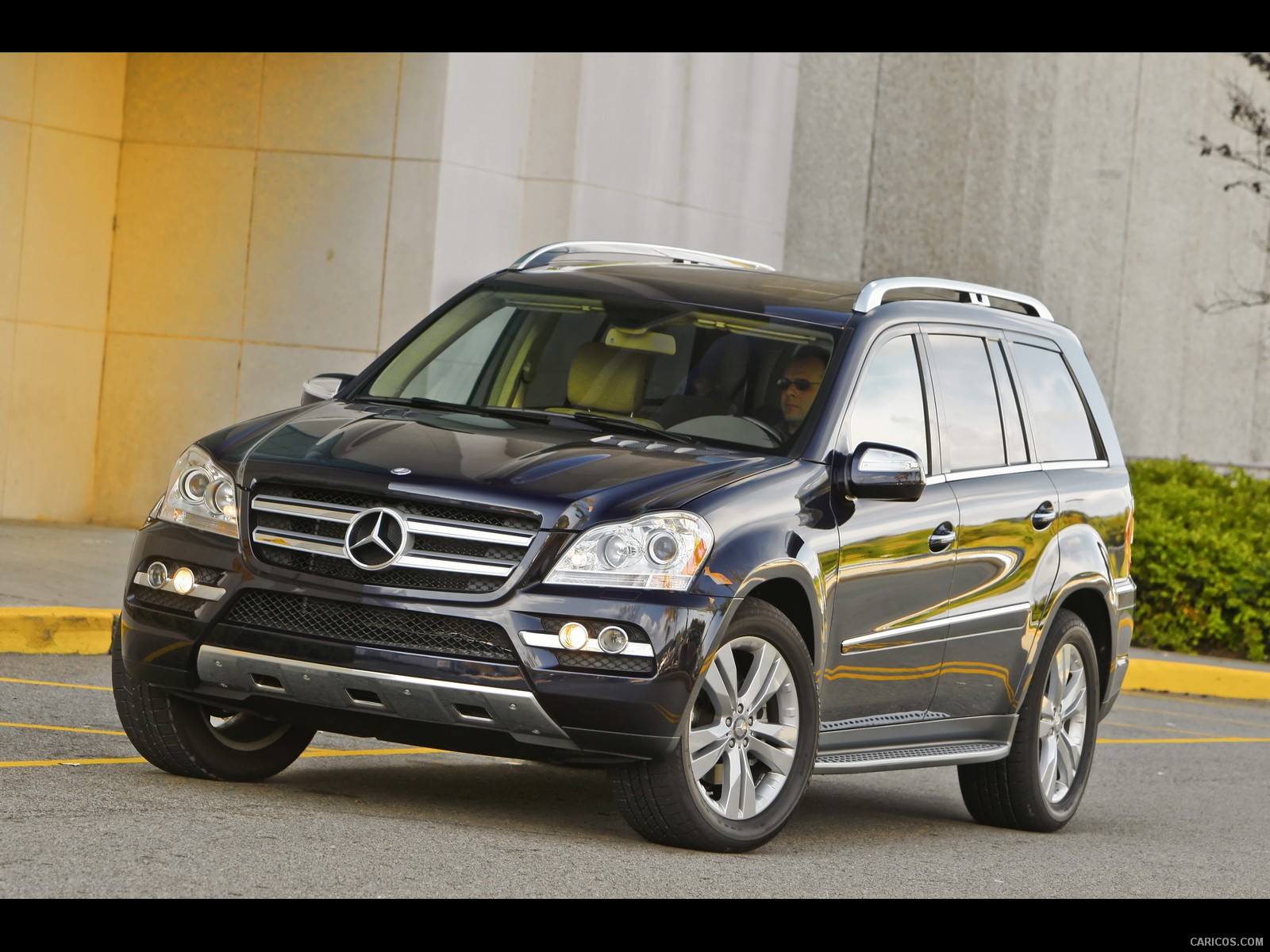 2010 Mercedes-Benz GL450 - Front, #86 of 112