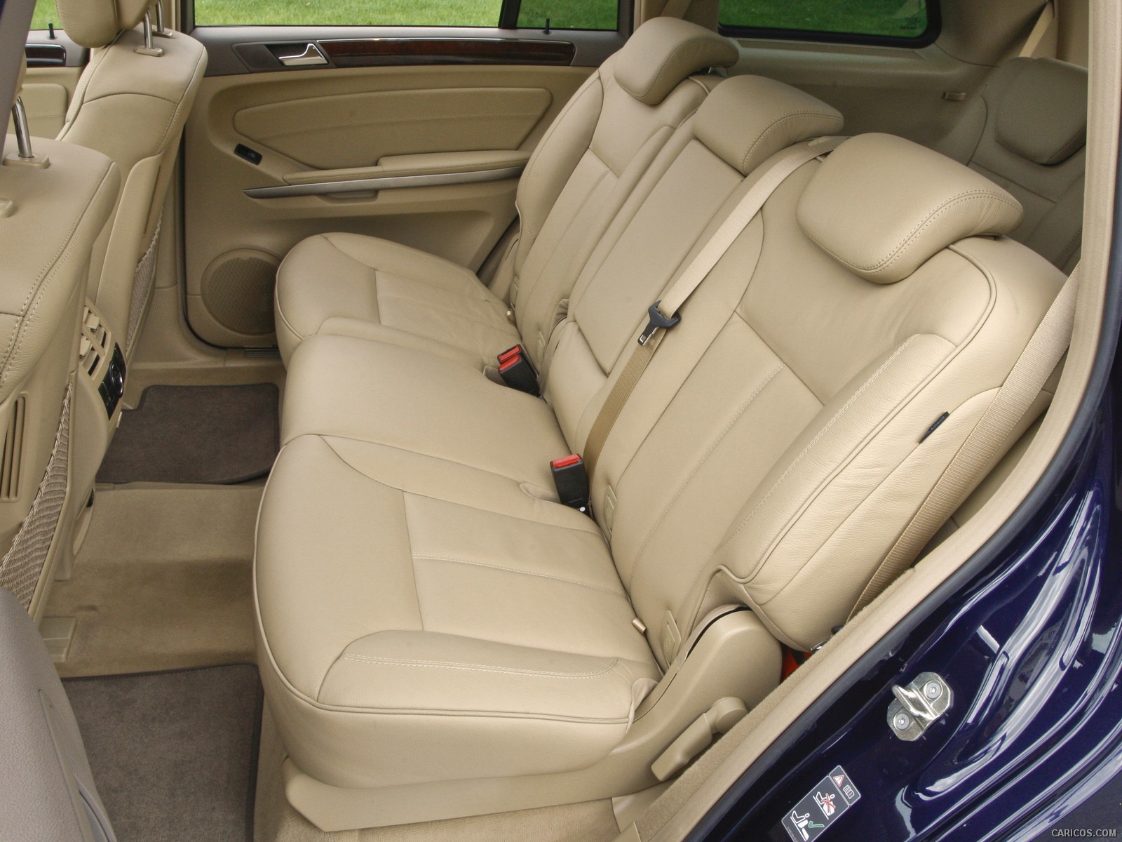 2010 Mercedes-Benz GL450 - Interior Rear Seats, #103 of 112