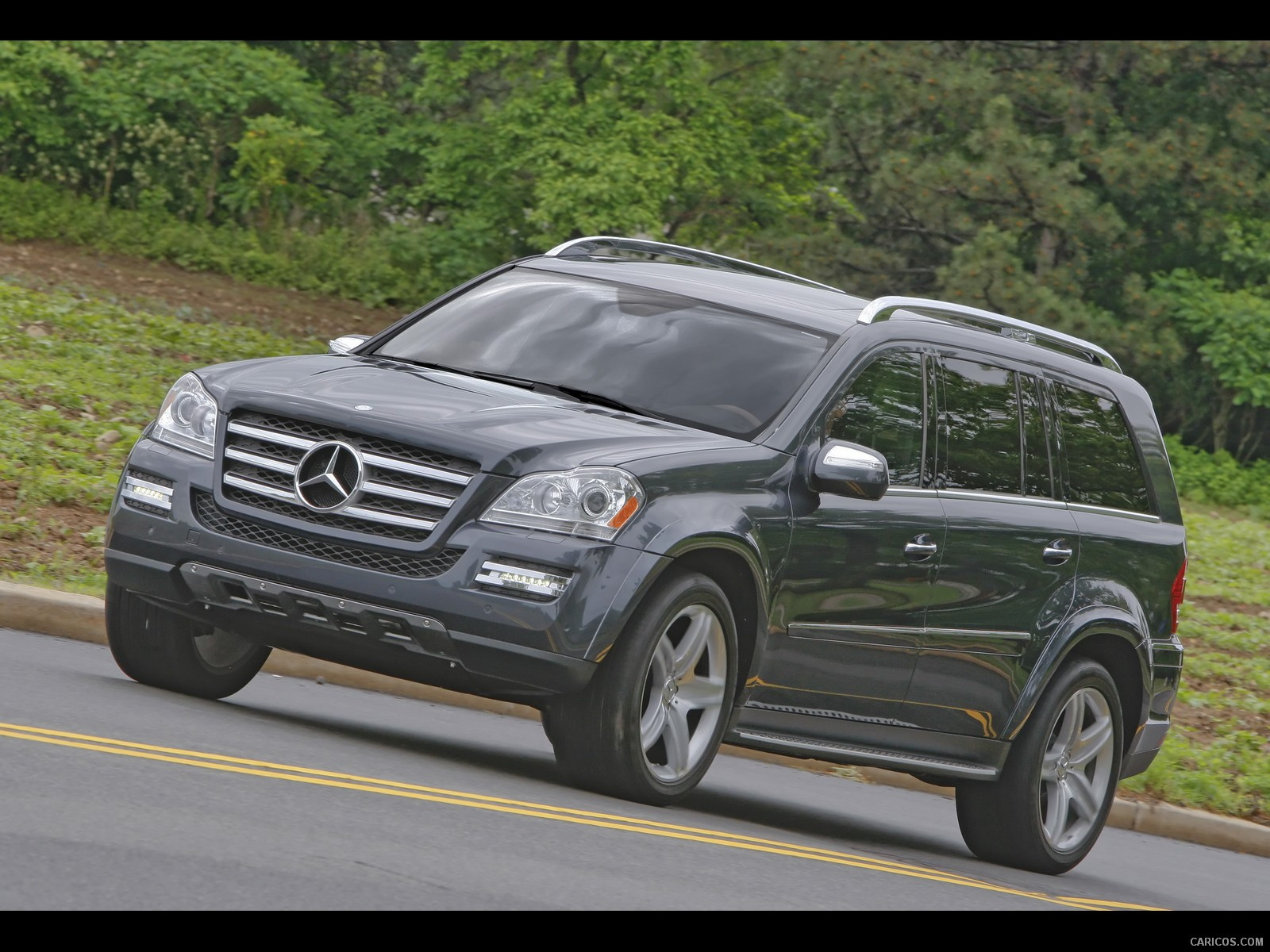 2010 Mercedes-Benz GL550 - Front, #39 of 112