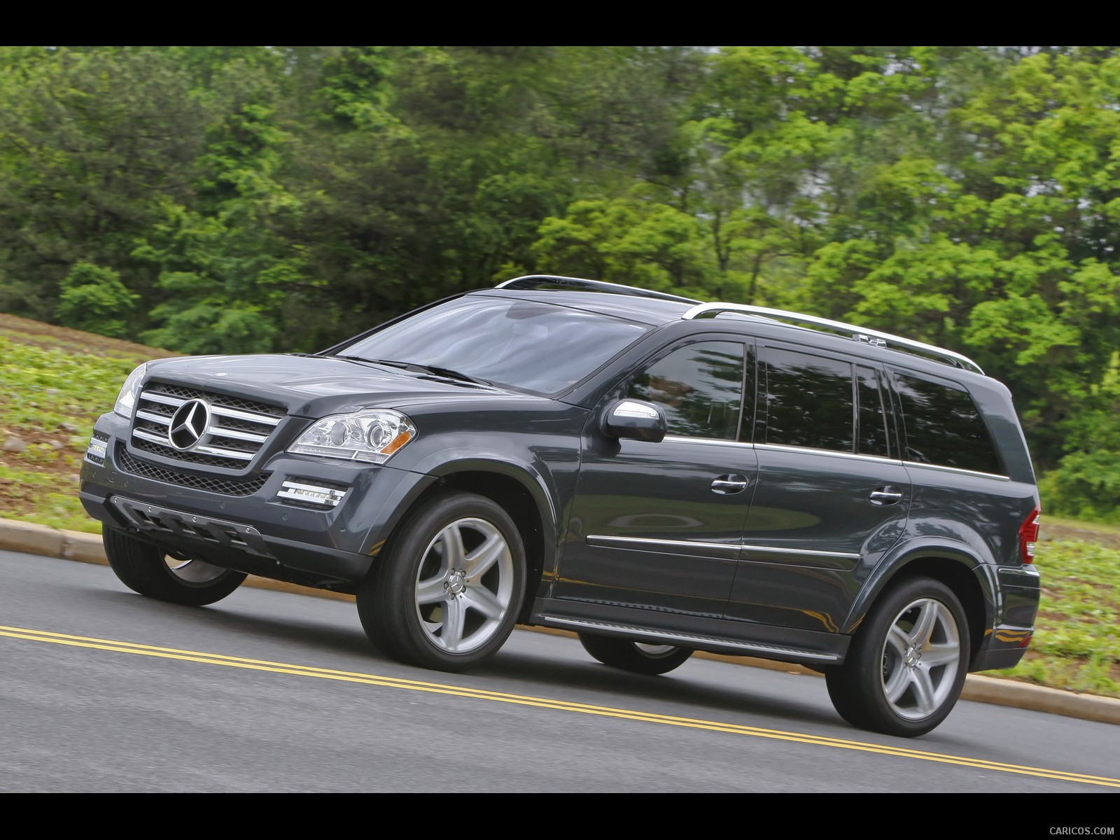 2010 Mercedes-Benz GL550 - Front, #40 of 112