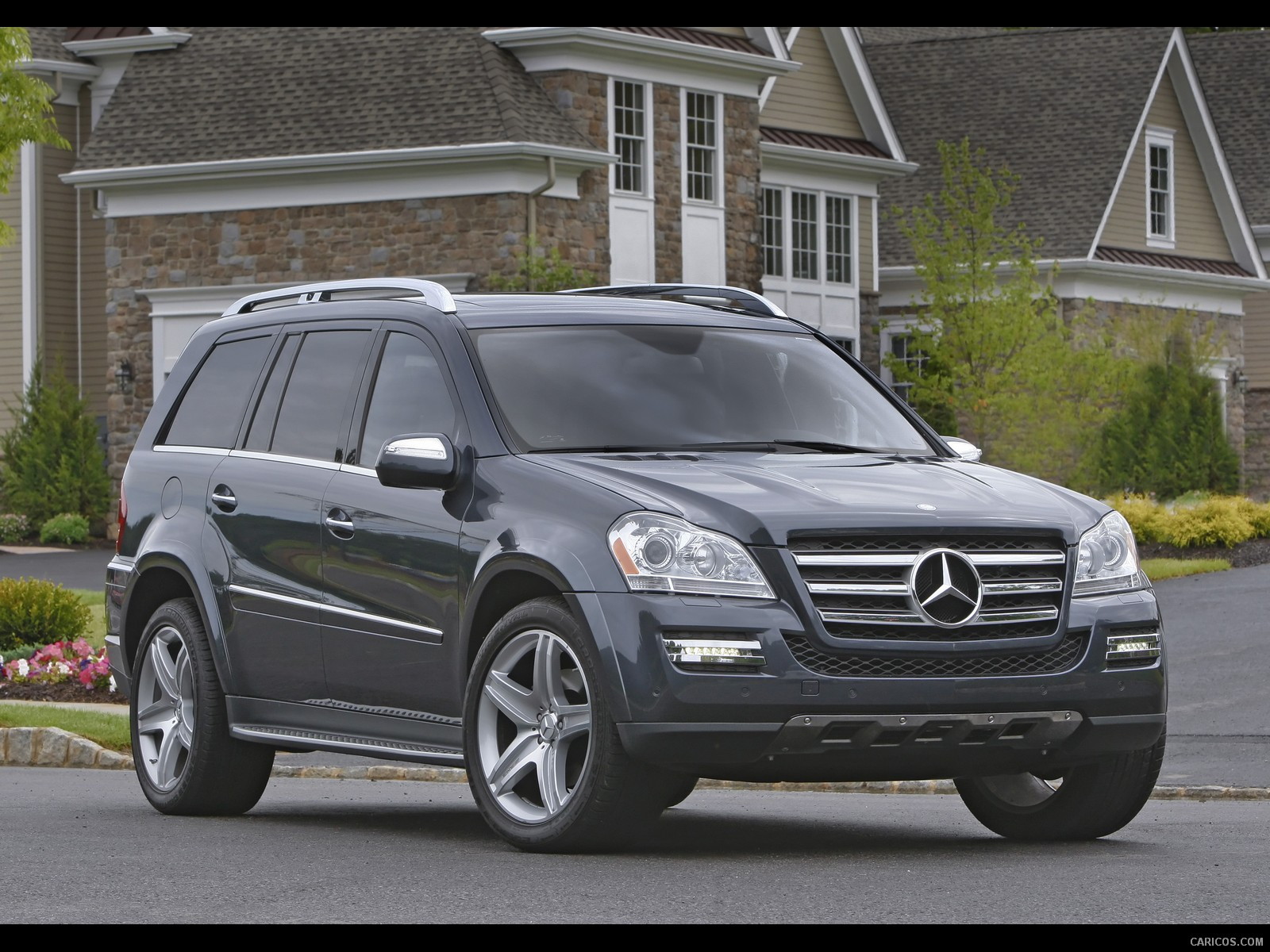 2010 Mercedes-Benz GL550 - Front, #43 of 112