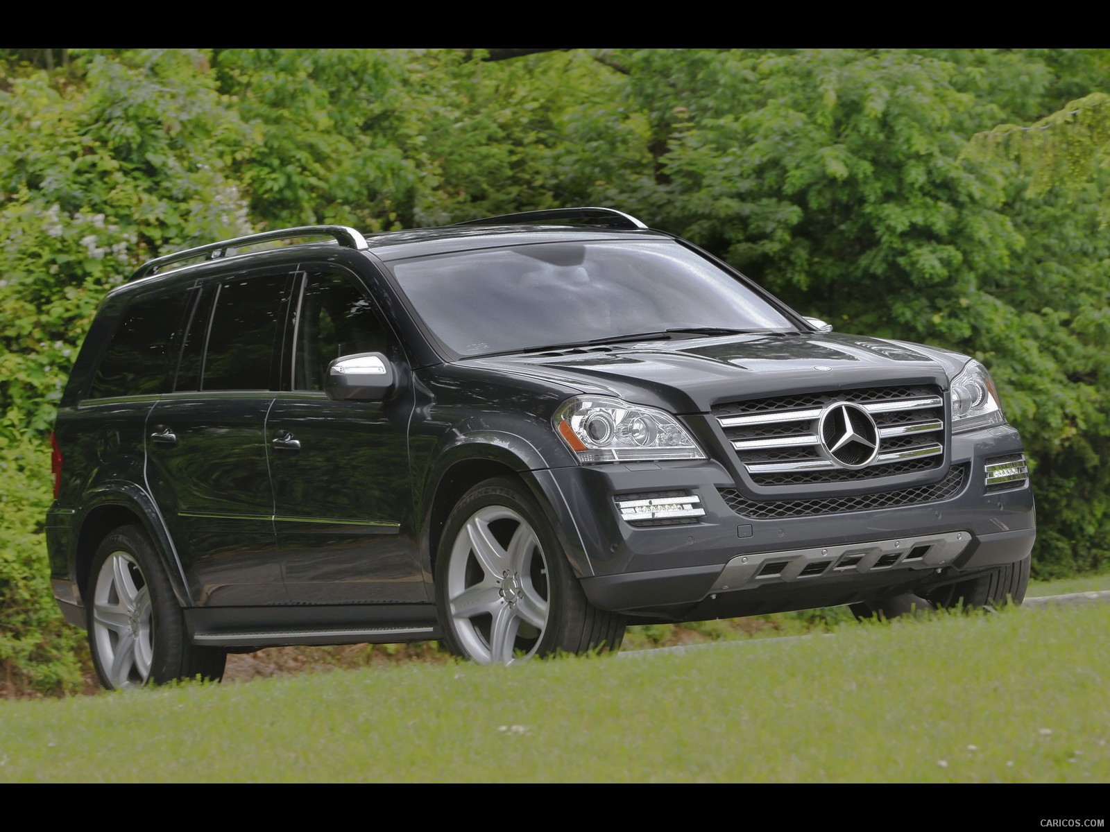 2010 Mercedes-Benz GL550 - Front, #45 of 112