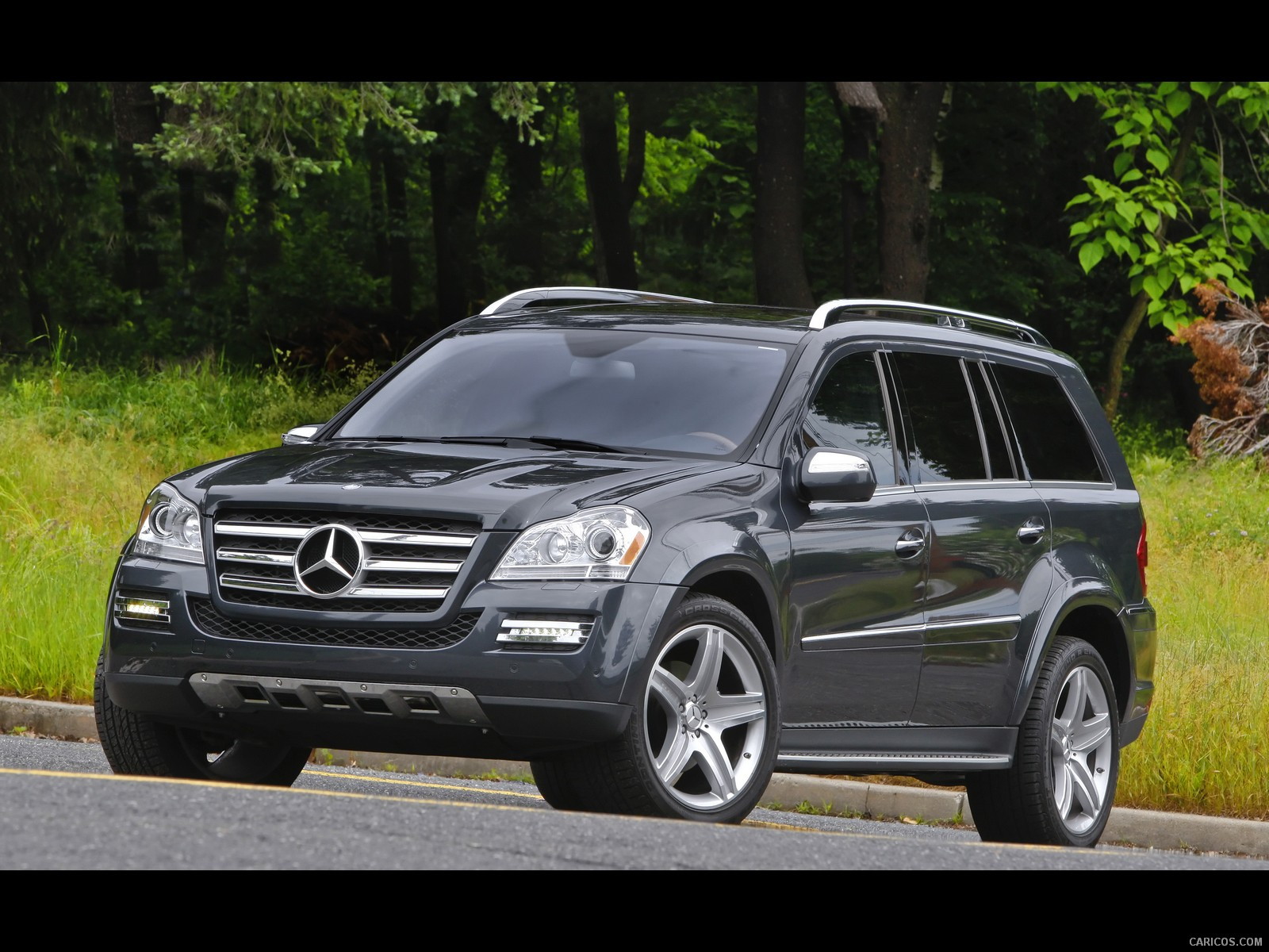 2010 Mercedes-Benz GL550 - Front, #48 of 112