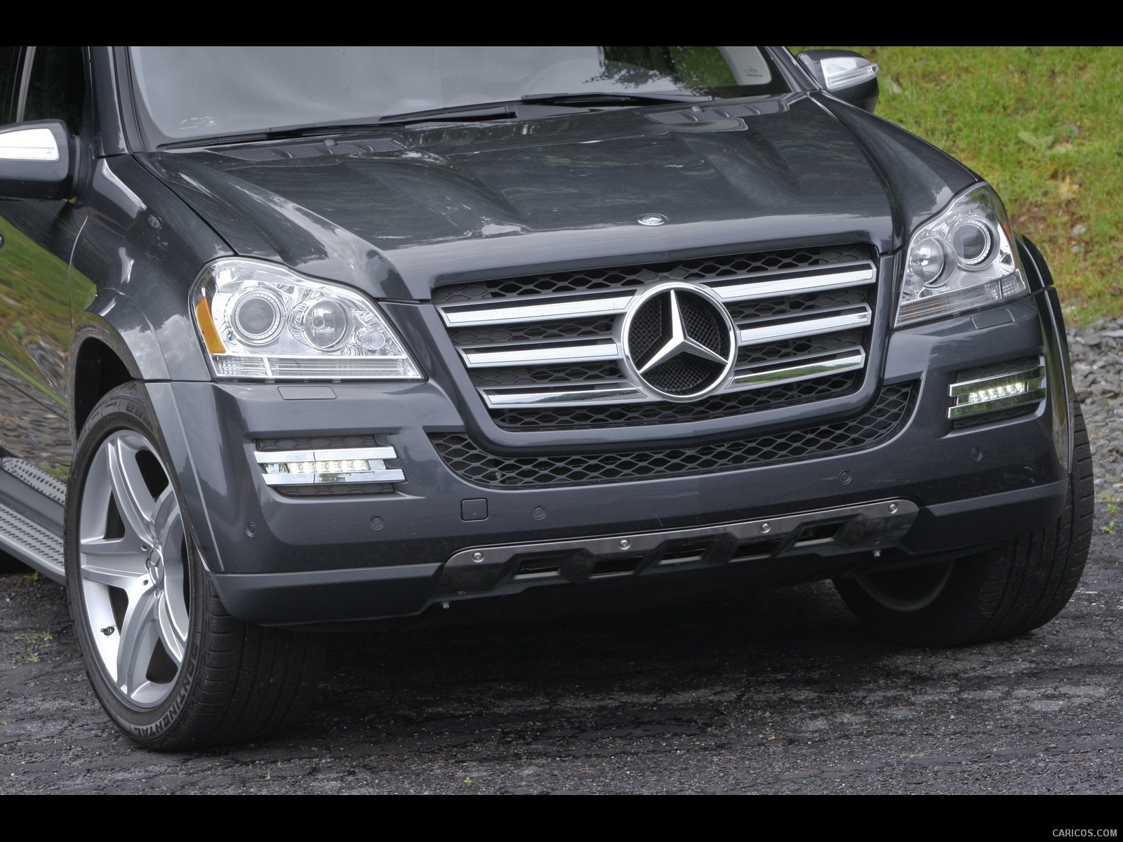 2010 Mercedes-Benz GL550 - Front, #61 of 112