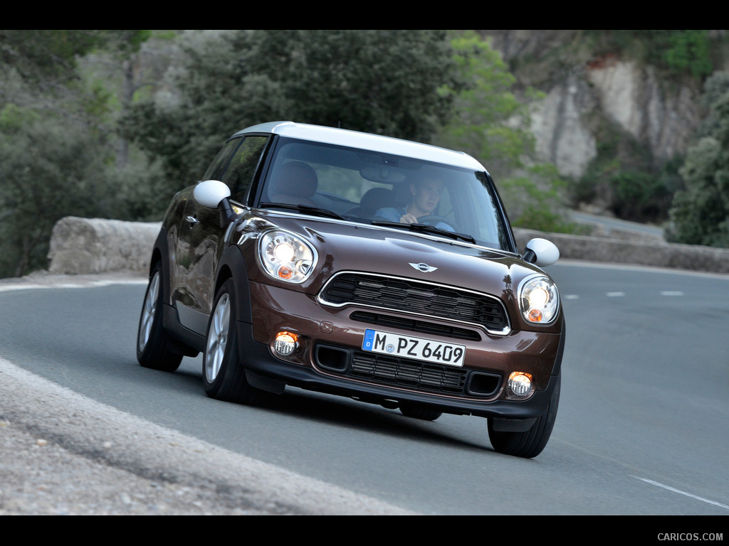 2013 MINI Cooper S Paceman  - Front