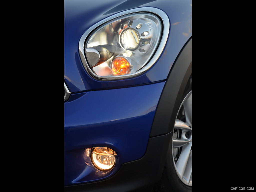 2013 MINI Cooper S Paceman  - Headlight