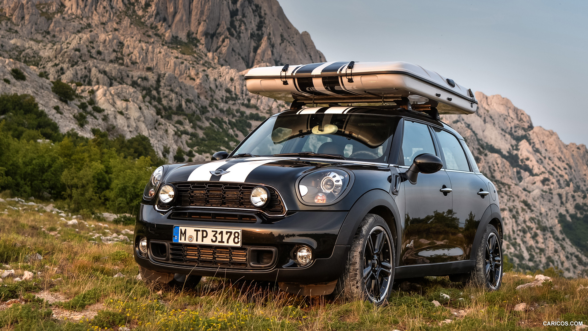 2013 MINI Countryman ALL4 Camp  - Front, #5 of 42