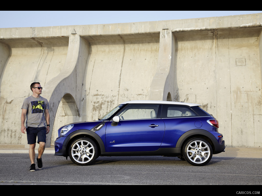 2013 MINI Paceman  - Side