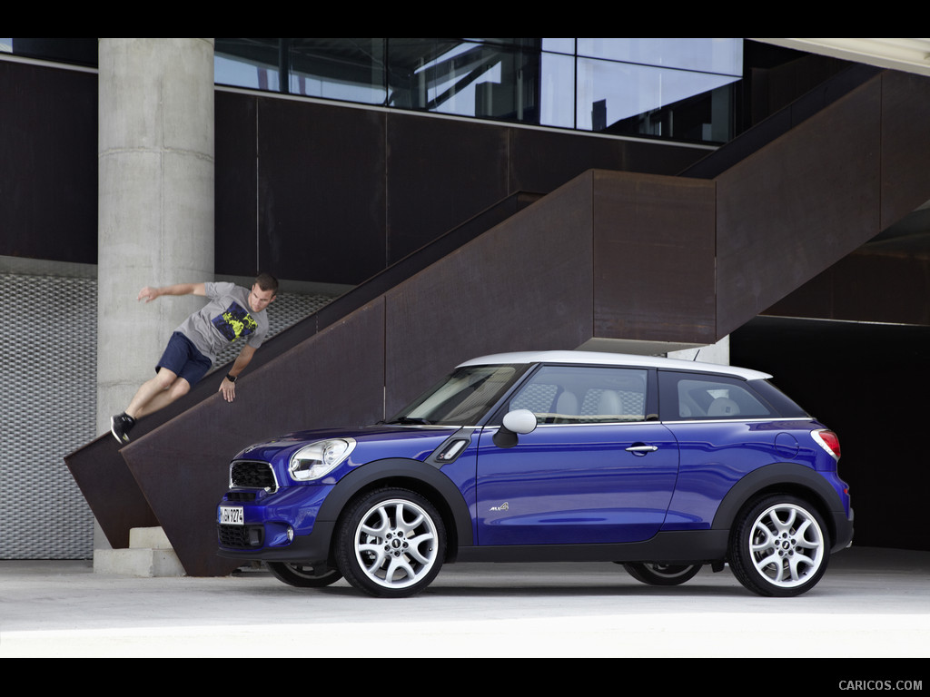 2013 MINI Paceman  - Side