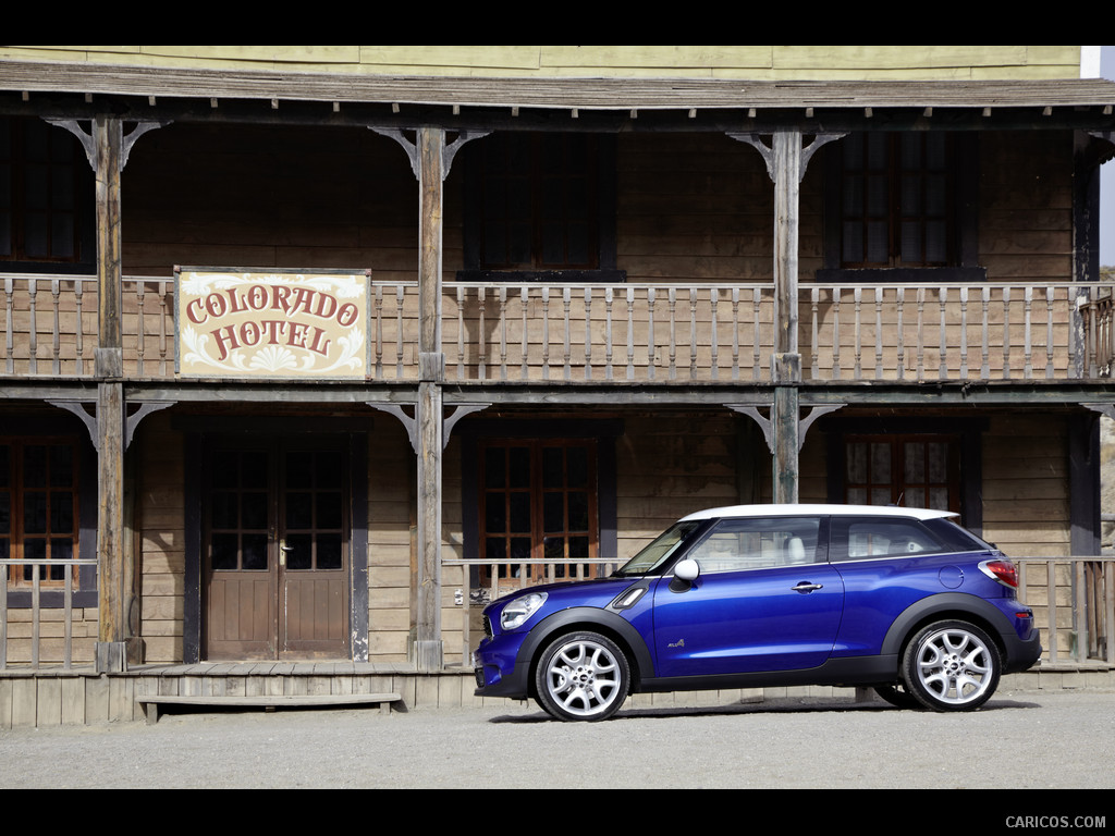 2013 MINI Paceman  - Side