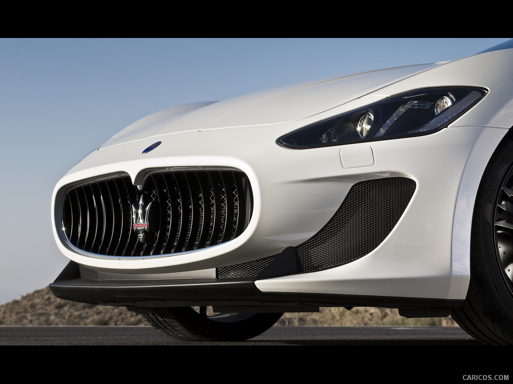 2013 Maserati GranCabrio MC  - Grille