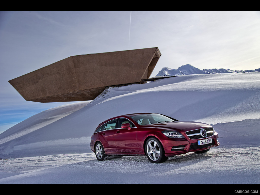 2013 Mercedes-Benz CLS 500 4MATIC Shooting Brake on Snow - Front