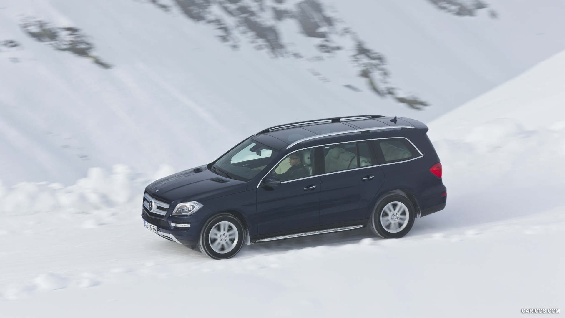 2013 Mercedes-Benz GL 500 4MATIC on Snow - Side, #230 of 259