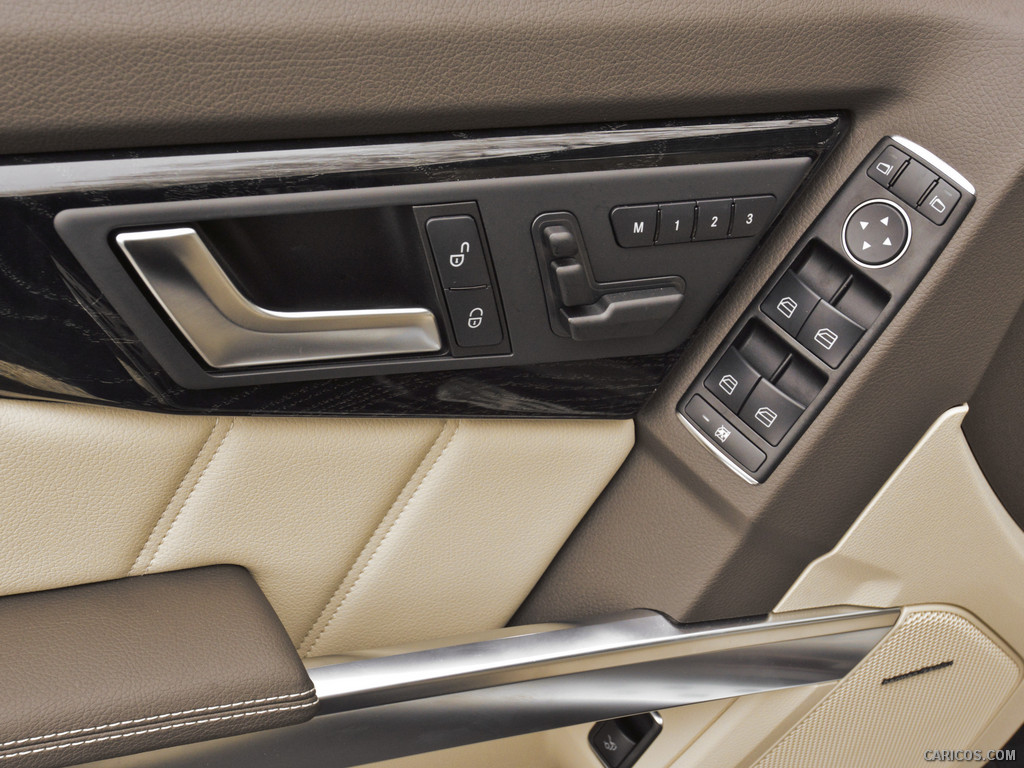 2013 Mercedes-Benz GLK250 BlueTEC (Fully Equipped) - Interior Detail