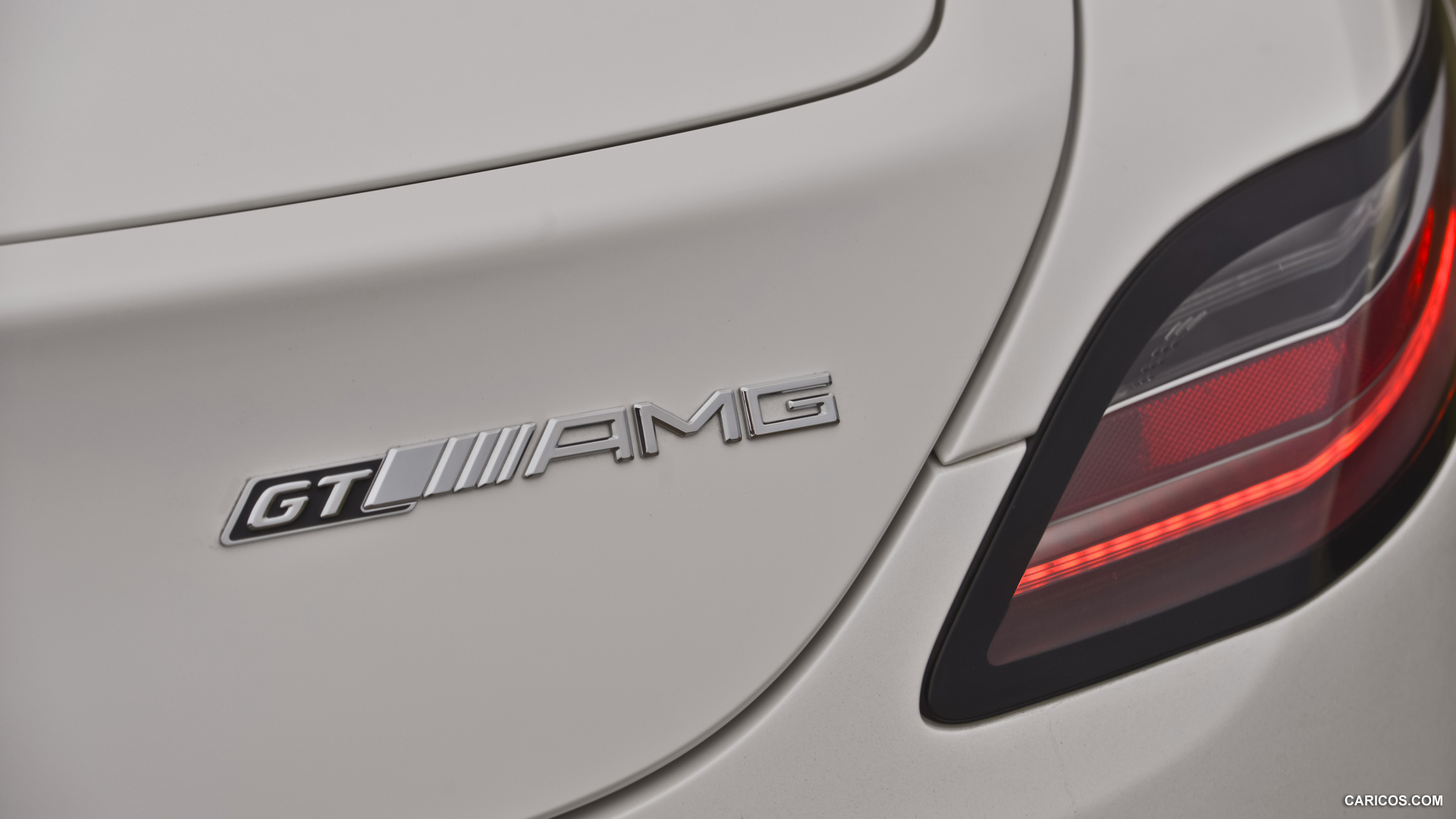 2013 Mercedes-Benz SLS AMG GT Roadster designo Mystic White  - Badge, #154 of 208