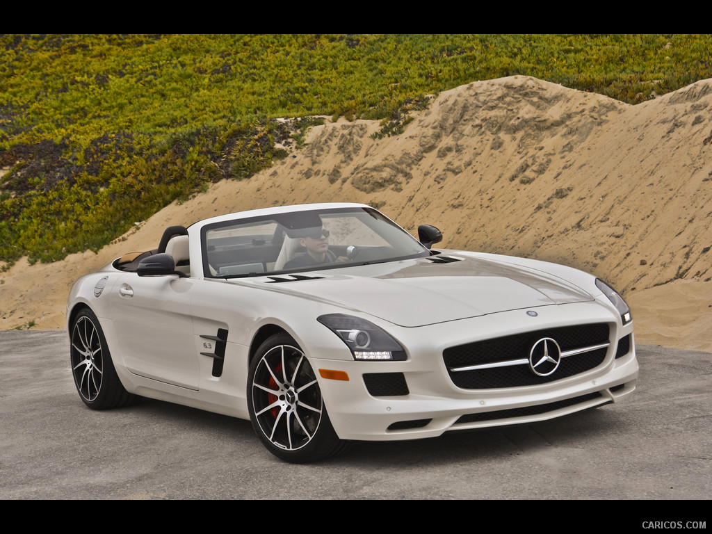 2013 Mercedes-Benz SLS AMG GT Roadster designo Mystic White  - Front