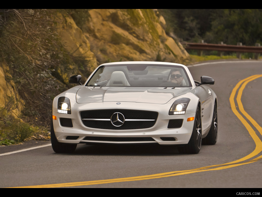 2013 Mercedes-Benz SLS AMG GT Roadster designo Mystic White  - Front