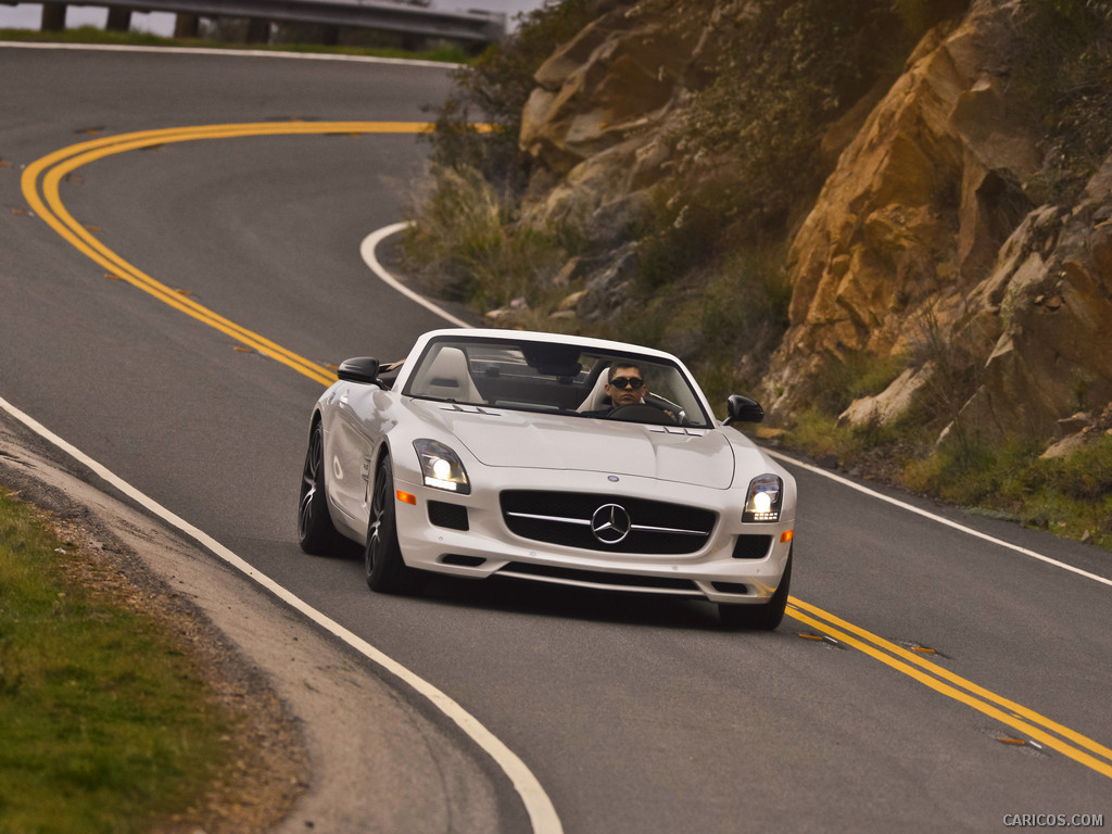 2013 Mercedes-Benz SLS AMG GT Roadster designo Mystic White  - Front